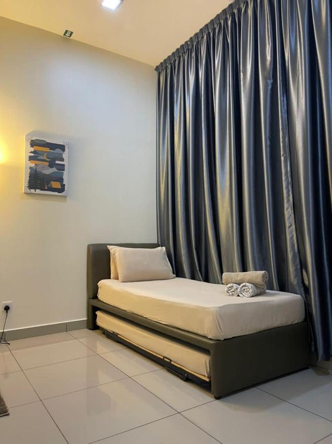 Ioi Conezion Iman'S Home With Pool View Unit Putrajaya Exterior foto
