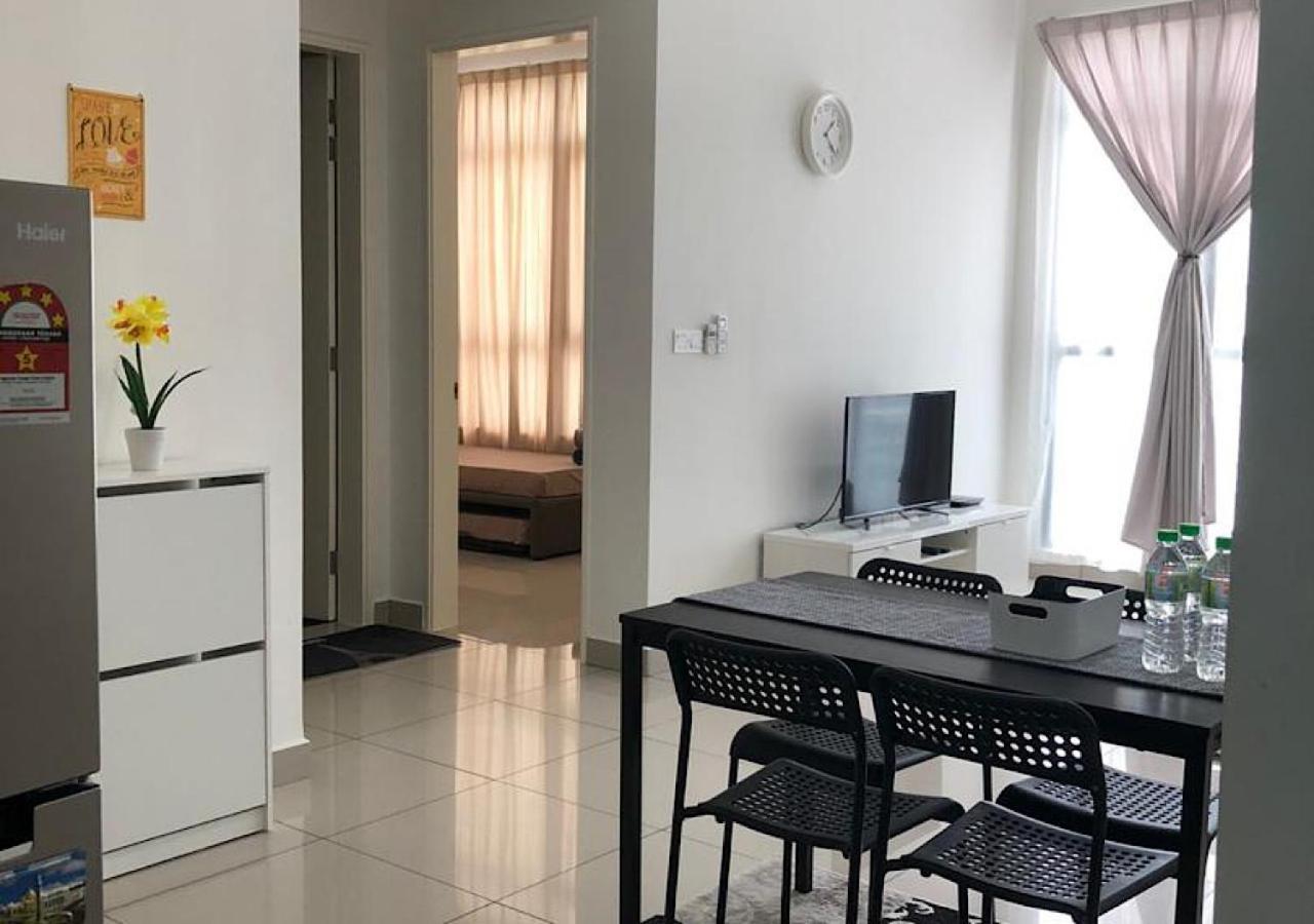 Ioi Conezion Iman'S Home With Pool View Unit Putrajaya Exterior foto